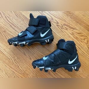 Lacrosse Cleats - Nike Size 6 Youth